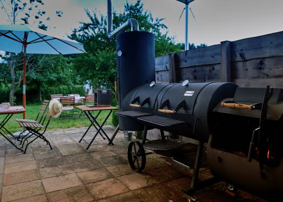 Smoker und Feuerplatte